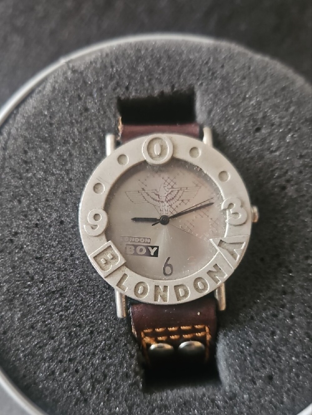 Vintage Boy London Cutout Bezel Quartz Watch - Picture 2 of 2